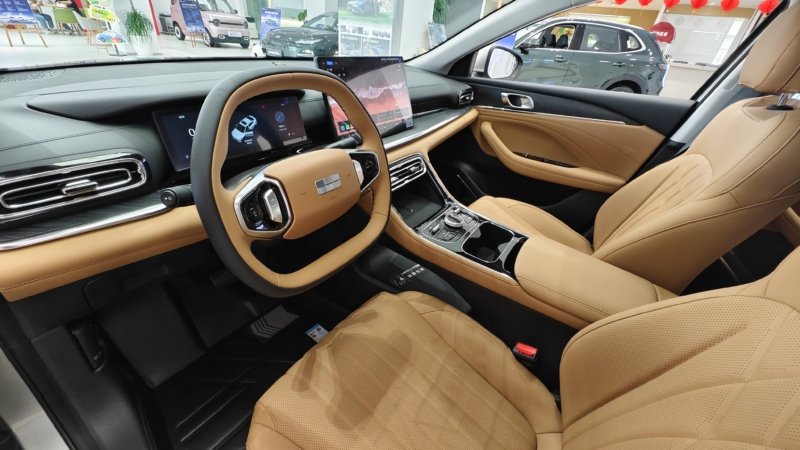 جیلی گلکسی استارشاین 6 پلاگین هیبرید