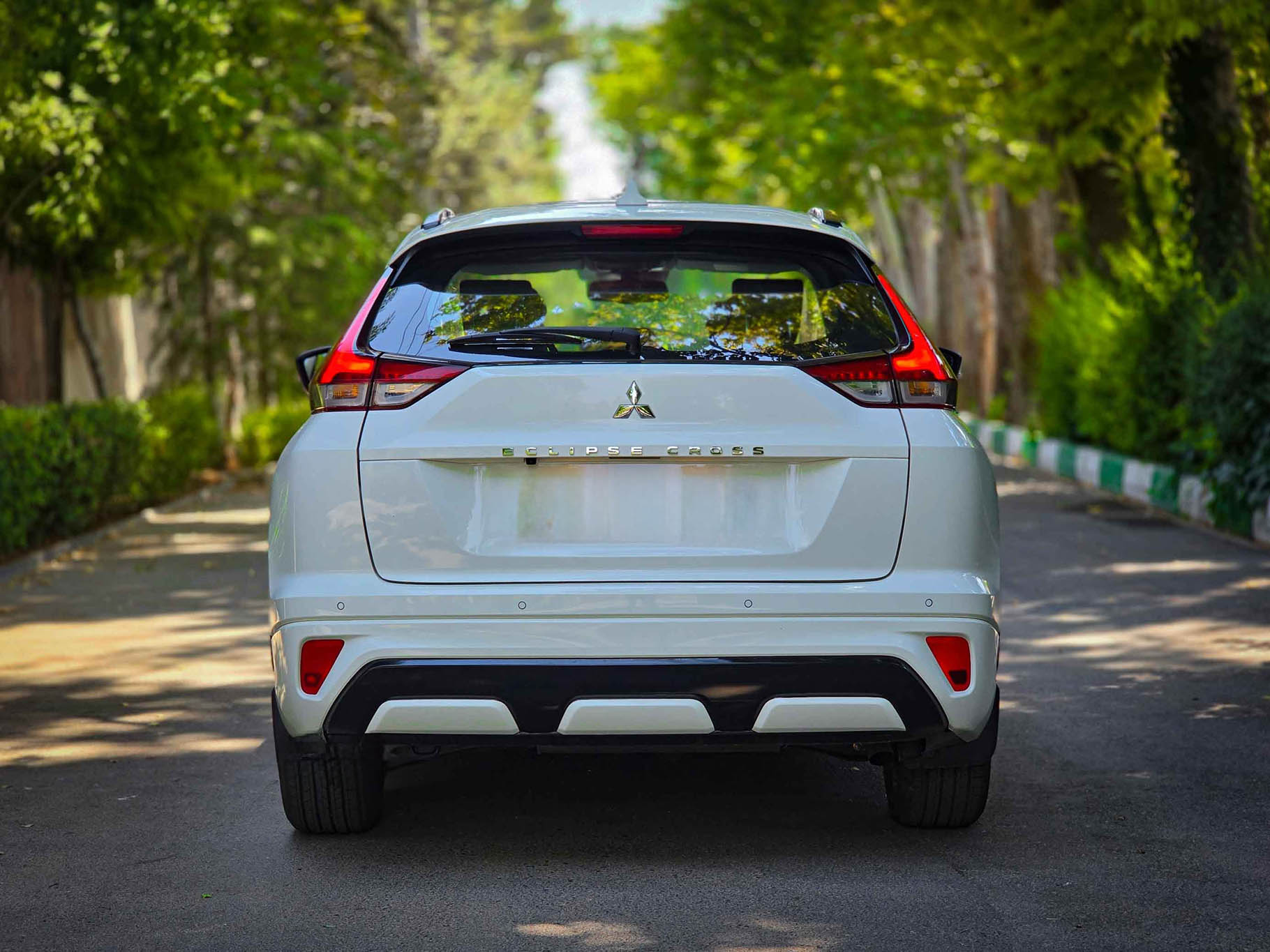 نمای عقب میتسوبیشی اکلیپس کراس 2025