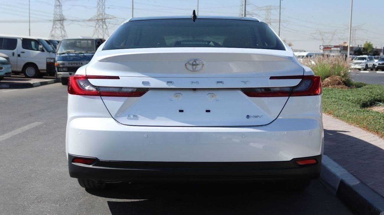 نمای عقب تویوتا کمری 2024-2026