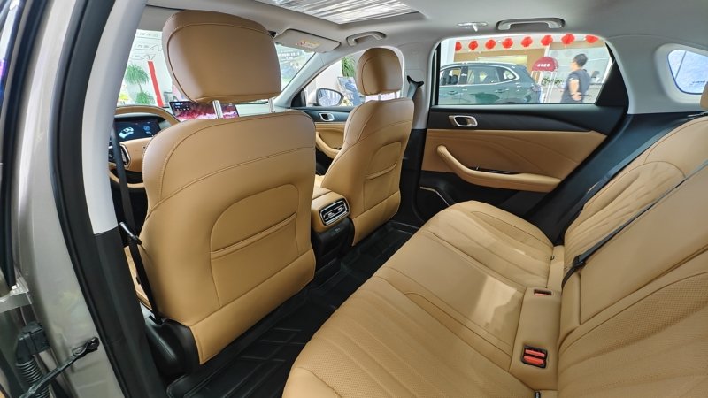 جیلی گلکسی استارشاین 6 پلاگین هیبرید