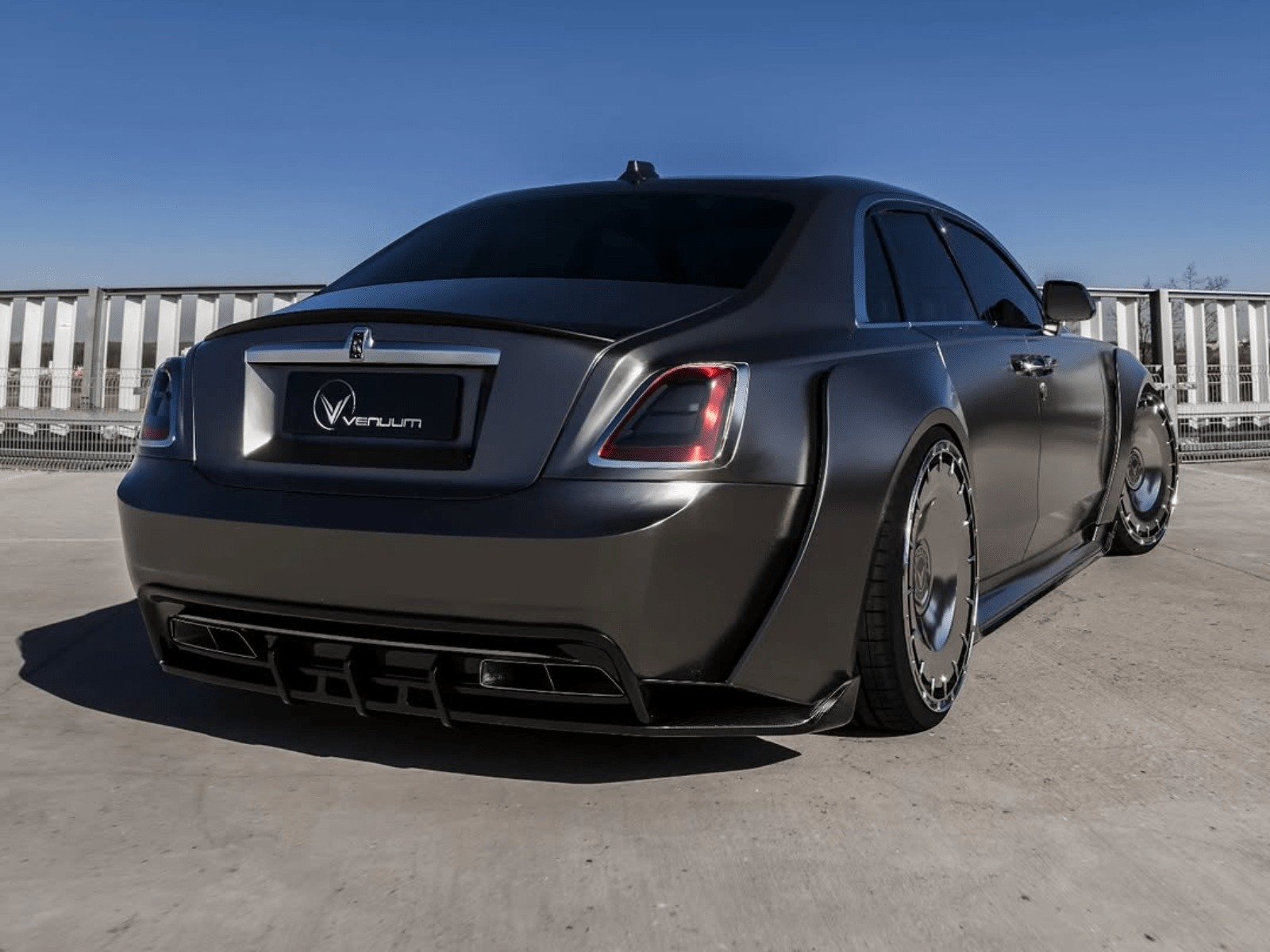 رولزرویس گوست وانتـا