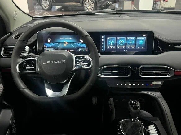 عکس از داشبورد و مانیتور تیسان