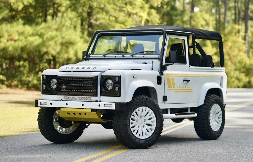 لندرور دیفندر Oc90 سفارشی؛ آفرودر لوکس با قلب کوروت