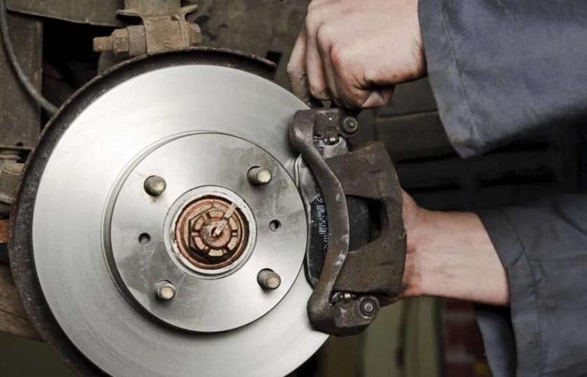 علت سوت کشیدن ماشین هنگام حرکت و ترمز