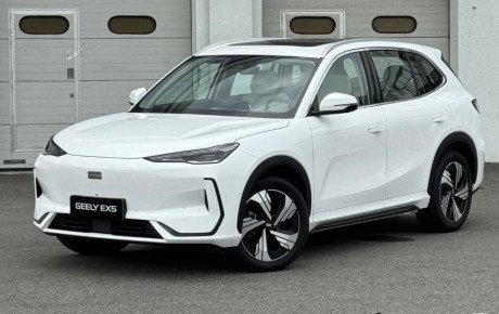 معرفی جیلی EX5 و فرمان‌ پذیری ۹۰ درجه چرخ‌ها