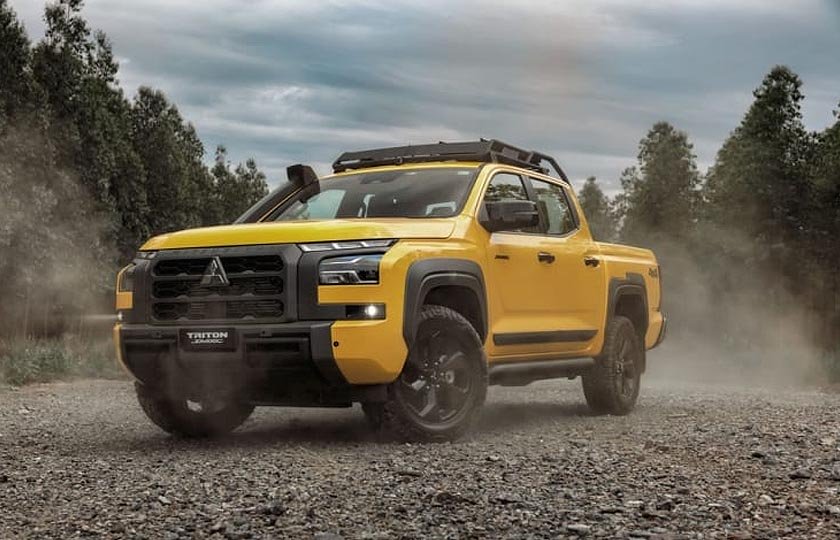 میتسوبیشی ترایتون ساوانا