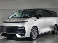 مشخصات کامل جیلی گلکسی V900؛ مینی‌ ون لوکس با پیشرانه هیبریدی بردافزا