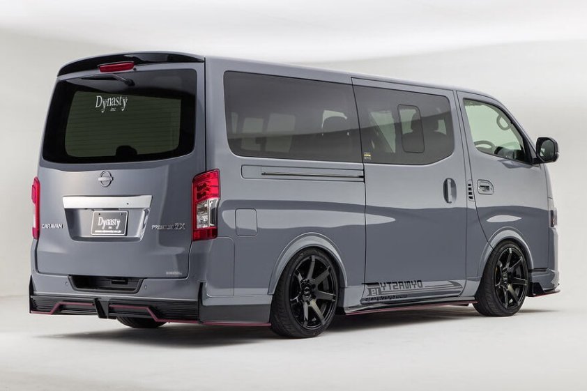 کیت عجیب نیسان کاروان نیسمو