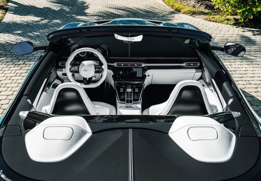 استون مارتین ونکوئیش Volante Wave Edition