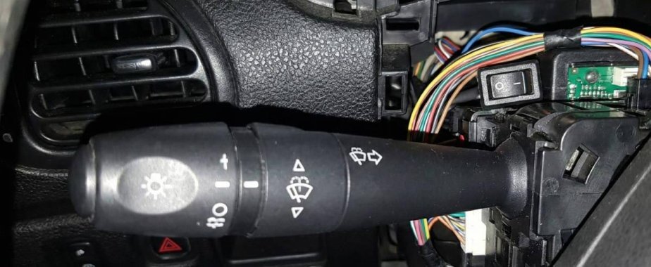 برف‌ پاک‌ کن عقب پژو 206