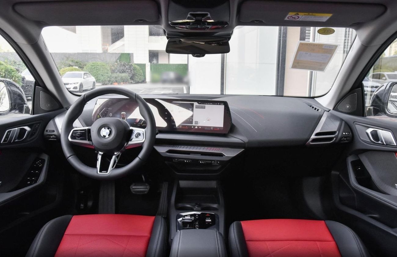 نمای داخل بی ام و 225L Msport 2025