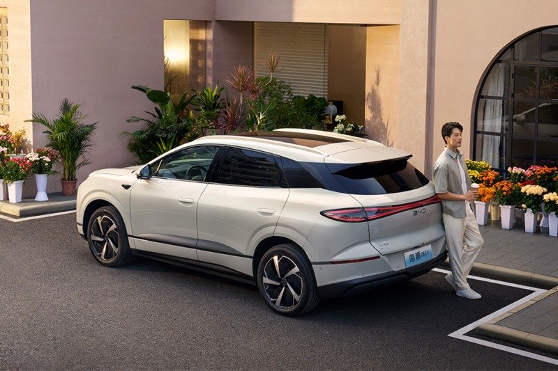 بی وای دی سی لاین 06 EV