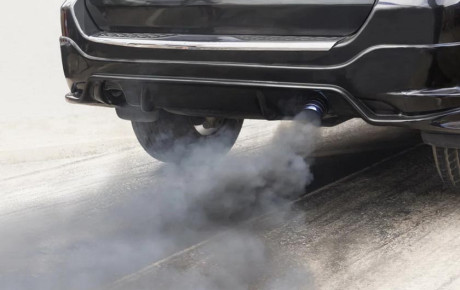 خام‌ سوزی ماشین چیست؟ علائم، علت‌ها و روش رفع اصولی