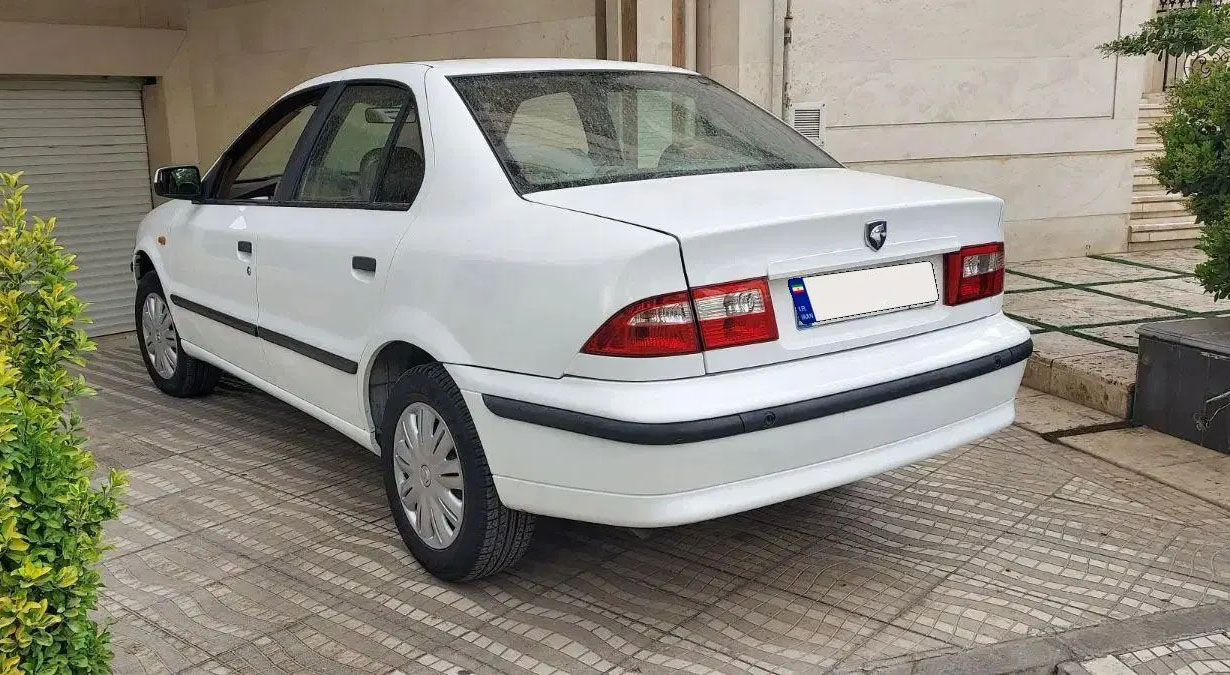 نمای عقب سمند LX EF7