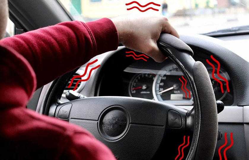 علت لرزش فرمان در سرعت کم چیست؟ راهنمای تشخیص و رفع