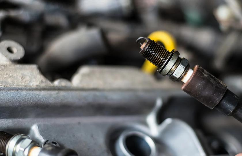 چرب شدن شمع خودرو؛ علت، علائم، روش تشخیص و رفع مشکل