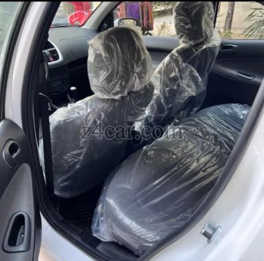 1404 , پژو 207i (سقف فلز) 