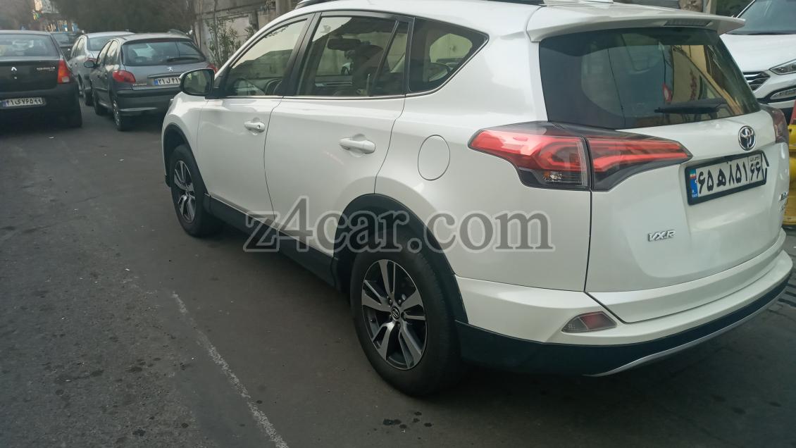 2017 , تویوتا راو4 