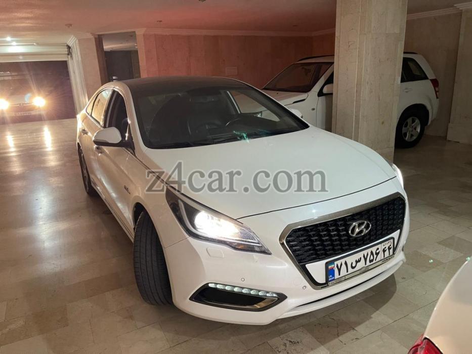 2017 , هیوندای سوناتا (4 سیلندر) 