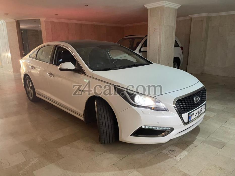 2017 , هیوندای سوناتا (4 سیلندر) 