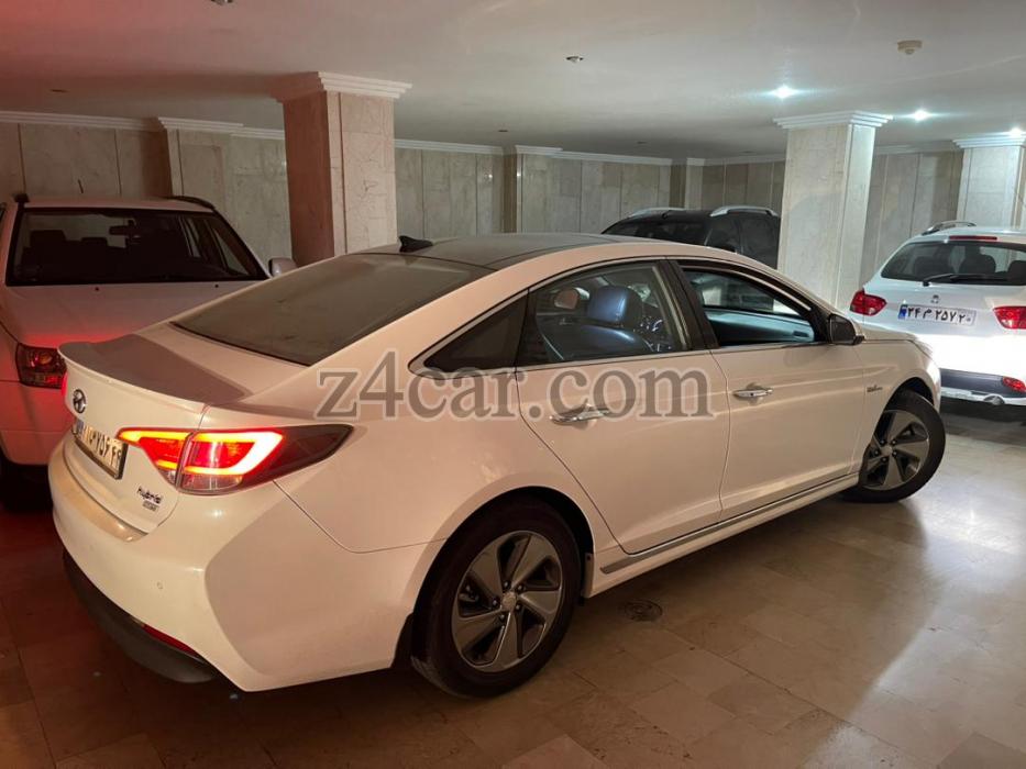 2017 , هیوندای سوناتا (4 سیلندر) 