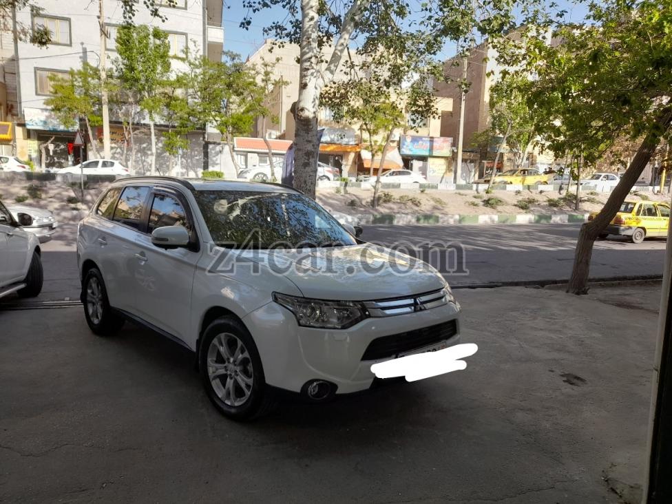 2014 , میتسوبیشی اوتلندر 