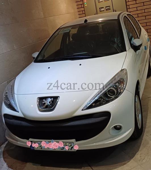 1404 , پژو 207i (سقف فلز) 