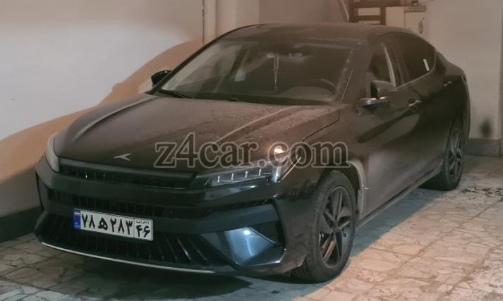 1403 , کی ام سی J7 