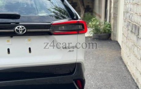  1404 , تویوتا وایلدلندر (2 لیتر دو دیفرانسیل) 