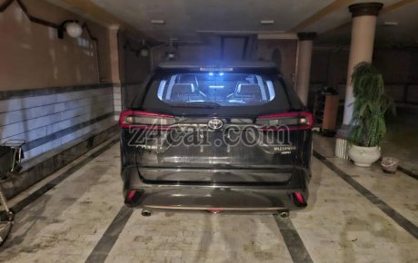  1404 , تویوتا وایلدلندر (2 لیتر دو دیفرانسیل) 