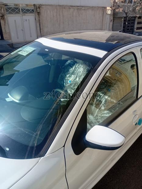 1404 , پژو 207i (سقف شیشه) 