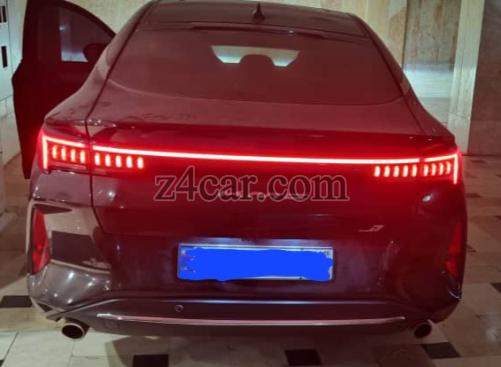 1403 , کی ام سی J7 